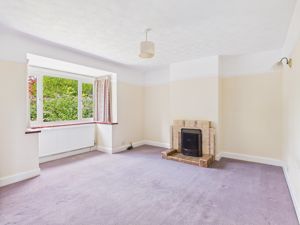 Sitting Room- click for photo gallery